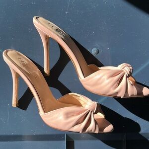 Femme baby pink leather knot mules